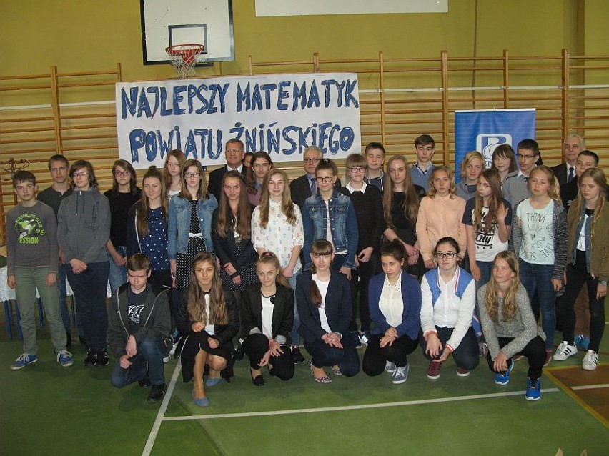 Uczestnicy Konkursu o Tytuł Najlepszego Matematyka klas 1 i...
