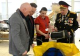 Gen. płk Henryk Kościelny z Ukrainy odwiedził Trzebinię. Kolejne dary pojechały do Ukrainy [ZDJĘCIA]