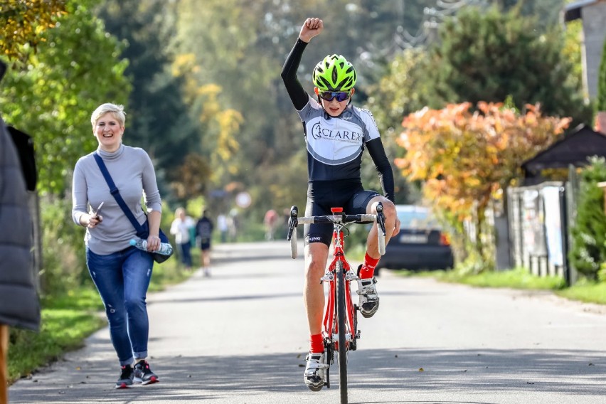 Wyścig kolarski w Masłońskim. Na starcie stanęło 200 kolarzy [ZDJĘCIA]