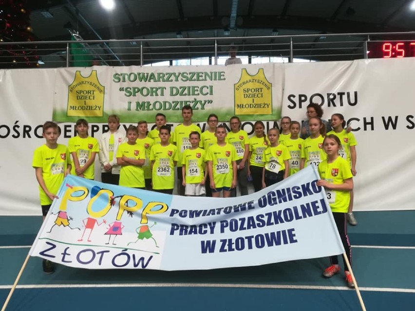 III Halowe Mistrzostwa Polski Czwartków Lekkoatletycznych Spała 2018. Są tam zawodnicy z naszego powiatu