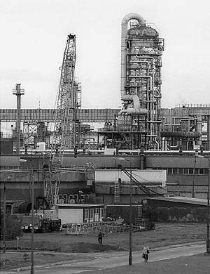 Efektem przerobu ropy naftowej w rafinerii są m.in. produkty ciężkie.
Fot. Robert Kwiatek/archiwum