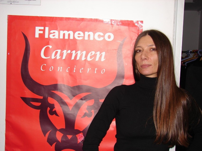 Małgorzata Matuszewska i plakat "Carmen Concierto"