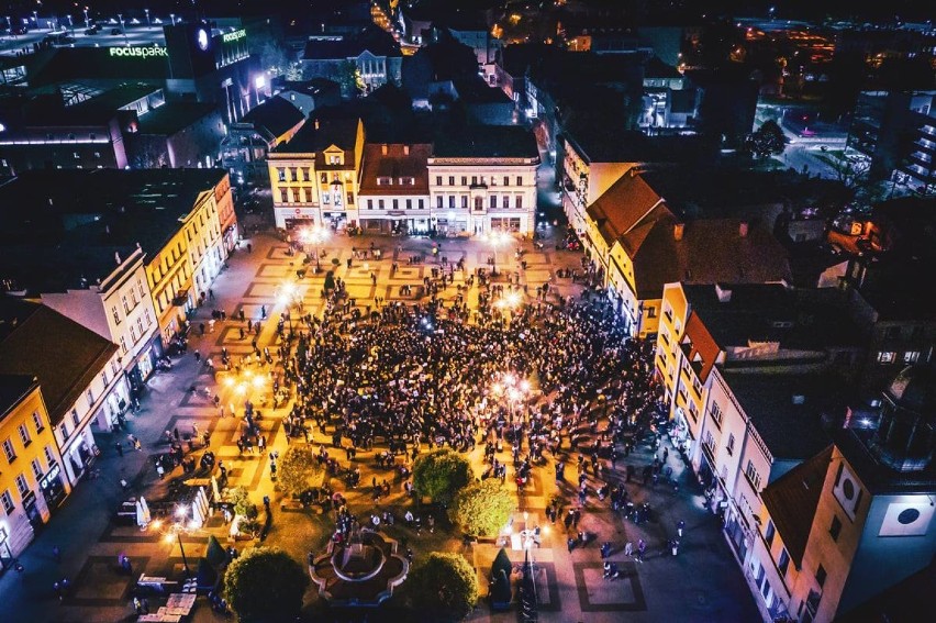 Protest kobiet w Rybniku z "lotu ptaka". Niesamowite zdjęcia Marcina Giby