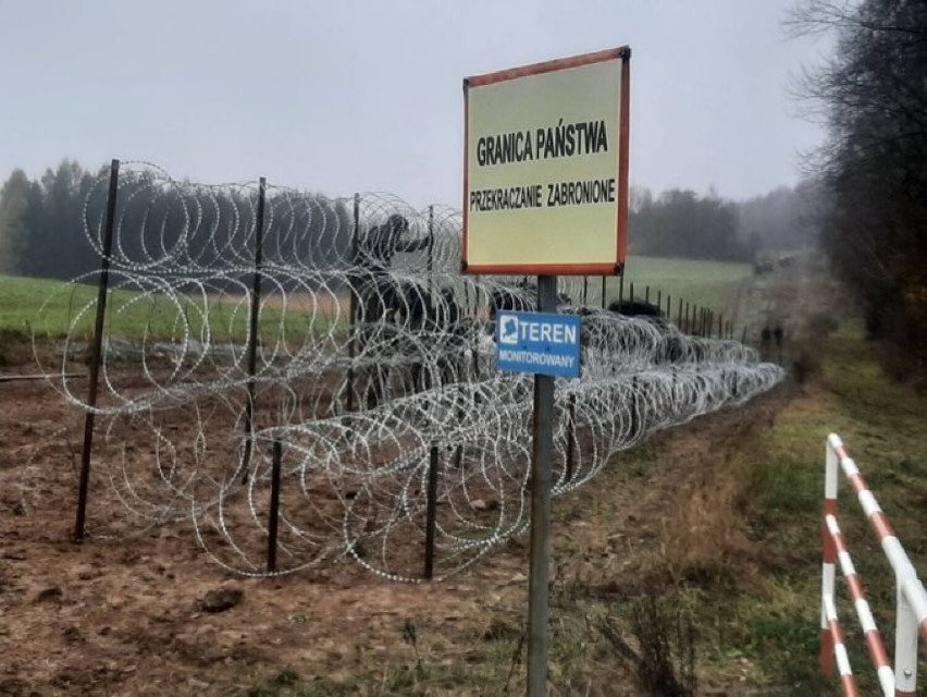 Staje zapora na granicy z Rosją. Opozycji się to nie podoba. ZDJĘCIA