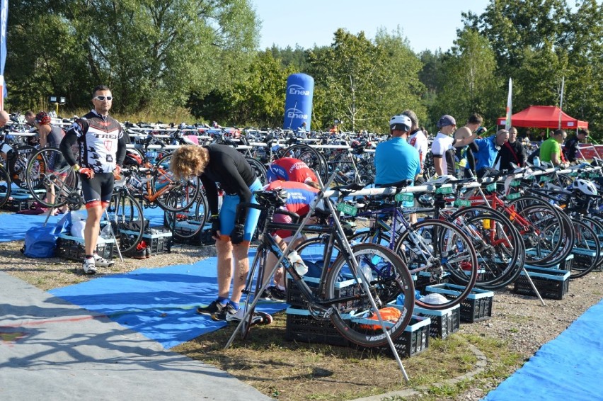 Triathlon w Przechlewie 2015. Jazda rowerem