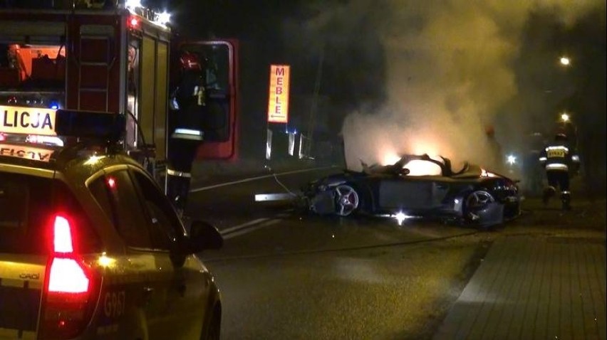 Wypadek w Mszanie. Pożar porsche.