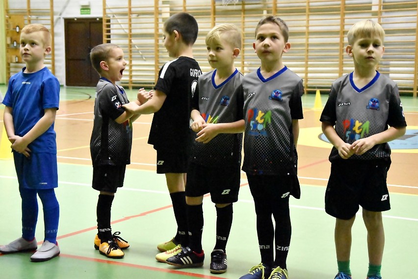 Skrzaty dwóch pilskich akademii piłkarskich, Soccer Stars i Football Academy, rozegrały sparingi. Zobaczcie zdjęcia