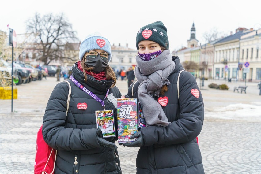 Finał WOŚP 2022 w Nowym Sączu. Na rynku i WSB, działo się!