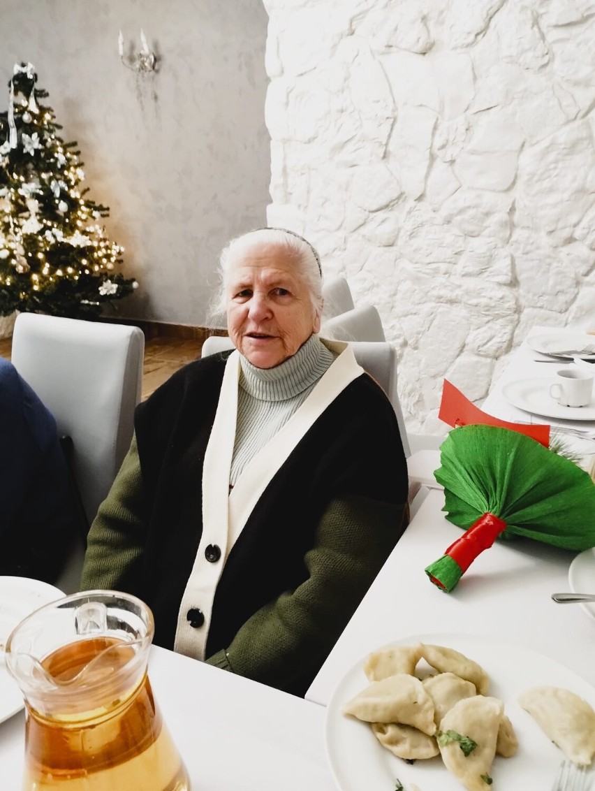 Uroczysta wigilia seniorów z DD Senior - Wigor w restauracji Millenium w Złotowie