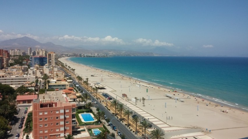 Alicante

W kwietniu i maju 2015 roku najwięcej podróżnych...
