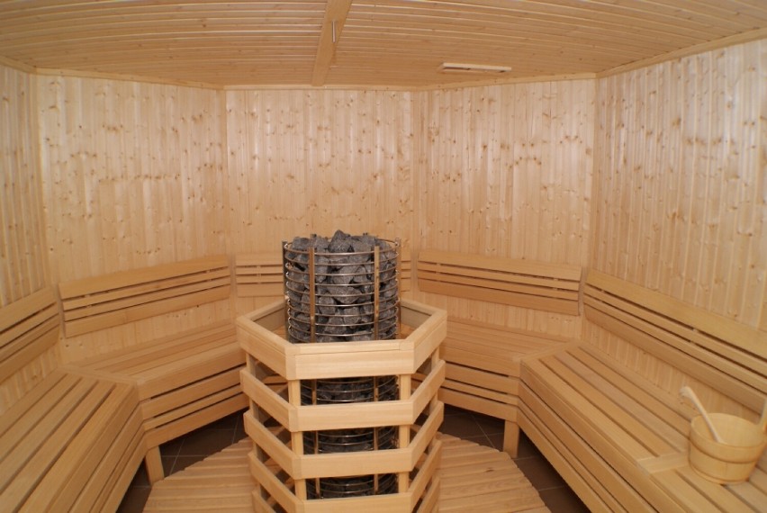 W Parku Wodnym w Tarnowie sauny otwarte krócej, na krytej pływalni w Bochni chłodniejsza woda. Tak baseny w regionie szukają oszczędności