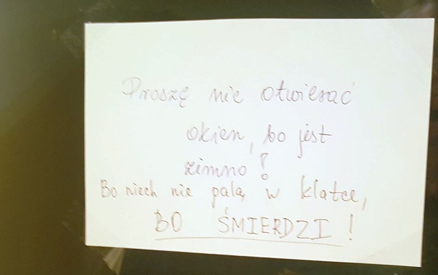 Ogłoszenia wiszące na klatkach schodowych to najprostszy...