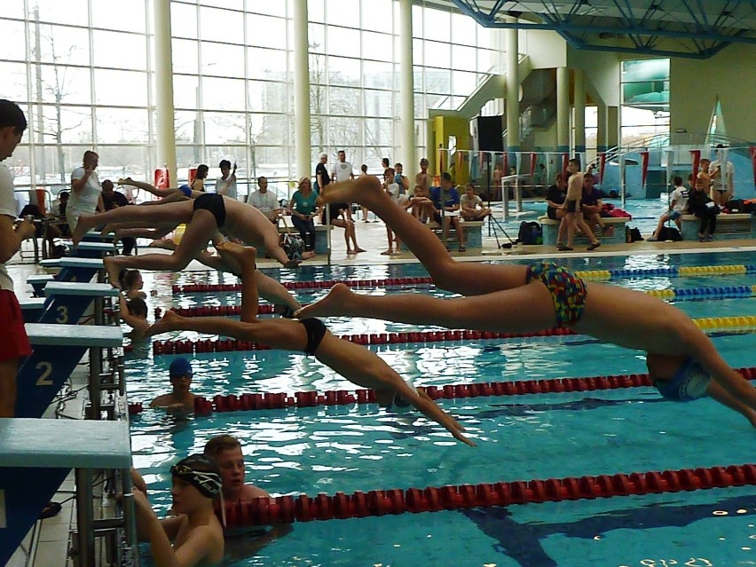 Płocka Liga Pływania 12 lokat medalowych zawodników UKP Wodnik Włocławek [zdjęcia]