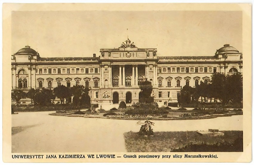 Pocztówka przedstawiajaca Uniwersytet Lwowski sprzed lat