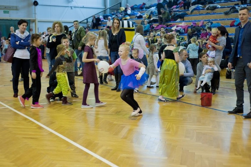 Bal Karnawałowy dla dzieci na zakończenie ferii [ZDJĘCIA]