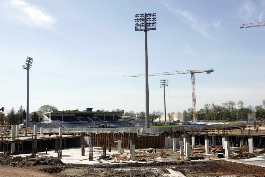 Budowa stadionu Górnika Zabrze. Trybuny będą widoczne w czerwcu? [ZDJĘCIA]