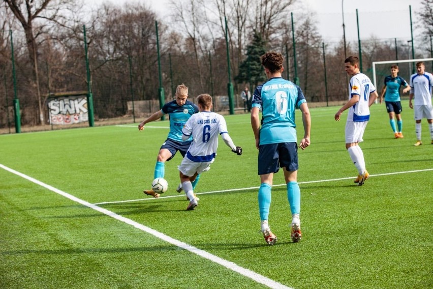 Mecz Centralnej Ligi Juniorów U-18 Hutnik Kraków - UKS SMS...