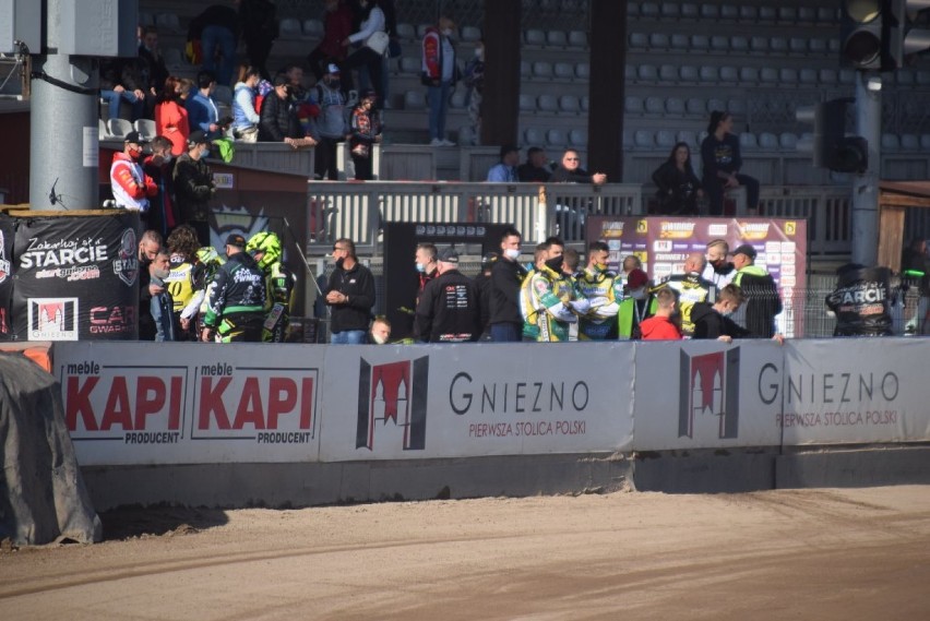 Żużel Gniezno. Motocykl elektryczny na zawodach amatorów