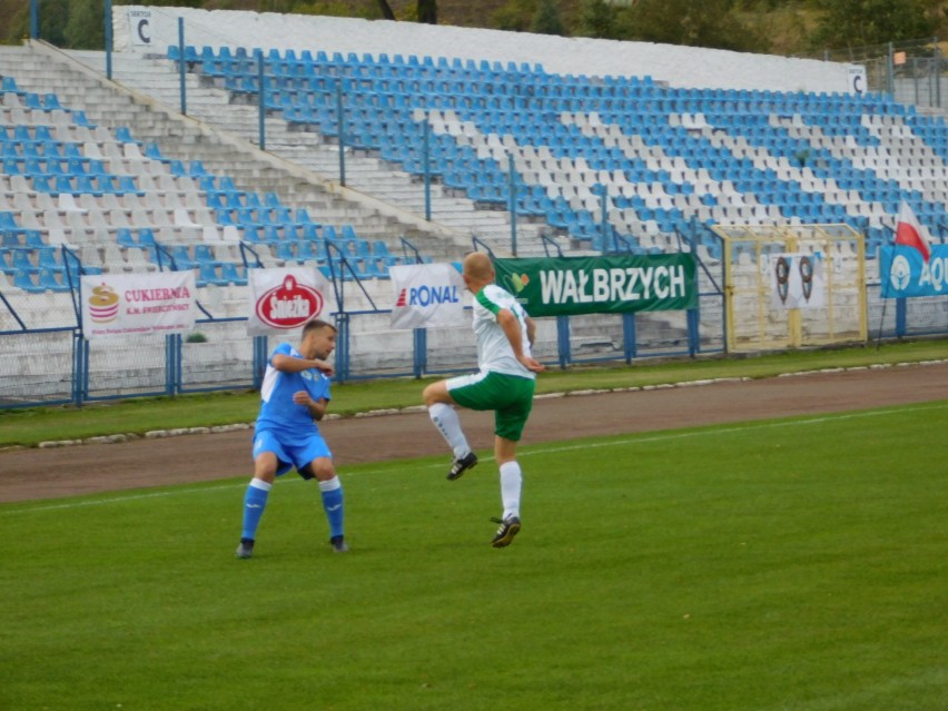 Piłkarze Górnika Wałbrzych rozbili na swoim boisku aż 7:1 GKS Mirków/Długołęka