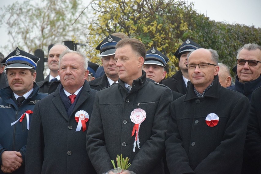 Święto Niepodległości, gmina Puck: Patriotyczny koncert poprzedzony uroczystościami pod pomnikiem Antoniego Abrahama | ZDJĘCIA, WIDEO 