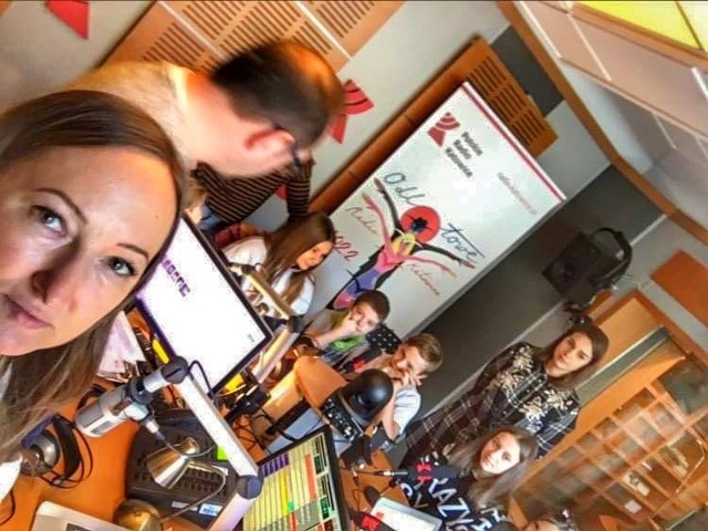 Anielski Dzień w Radio Katowice to coroczna akcja charytatywna organizowana przez Dom Aniołów Stróżów i Radio Katowice. 

Zobacz kolejne zdjęcia. Przesuwaj zdjęcia w prawo - naciśnij strzałkę lub przycisk NASTĘPNE