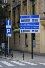 Kraków. Spór o system parkowania dla kierowców