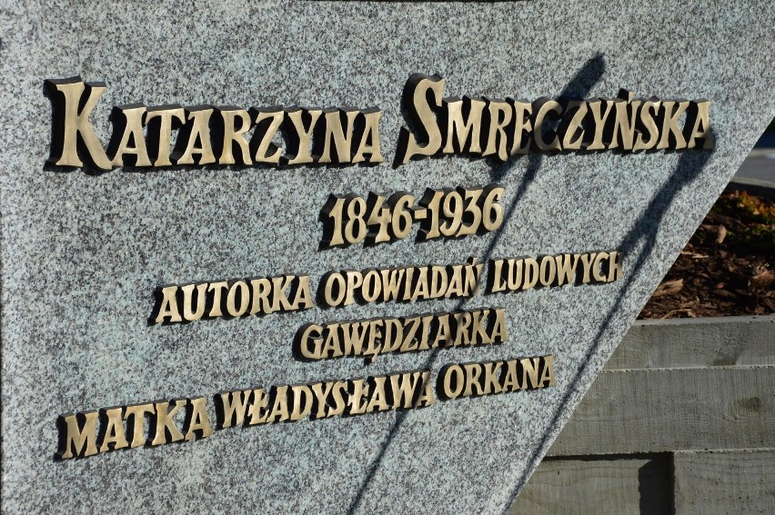 Pomnik Katarzyny Smreczyńskiej, matki Władysława Orkana w...
