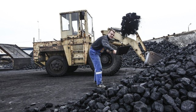 Miasto dla mieszkańców zainteresowanych kupnem węgla zamówiło 611 ton węgla: kostki i ekogroszku.