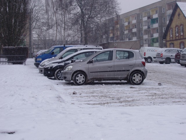 Złodziej zaatakował na parkingu przy ulicy Wiosny Ludów