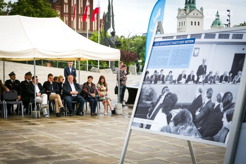 "1989. Próba dialogu" - nowa wystawa Centrum Dialogu Przełomy w Szczecinie. Tym razem na dachu [ZDJĘCIA]