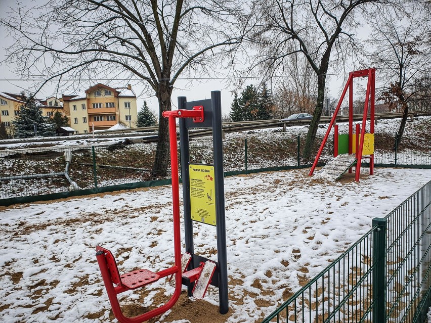 Nowe place zabaw w Lesznie czekały na otwarcie pół roku