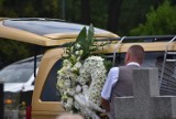 Pogrzeb Oliwiera Rzeźniczaka w Oleśnicy. Bliscy pożegnali zmarłego chłopca (11.8)
