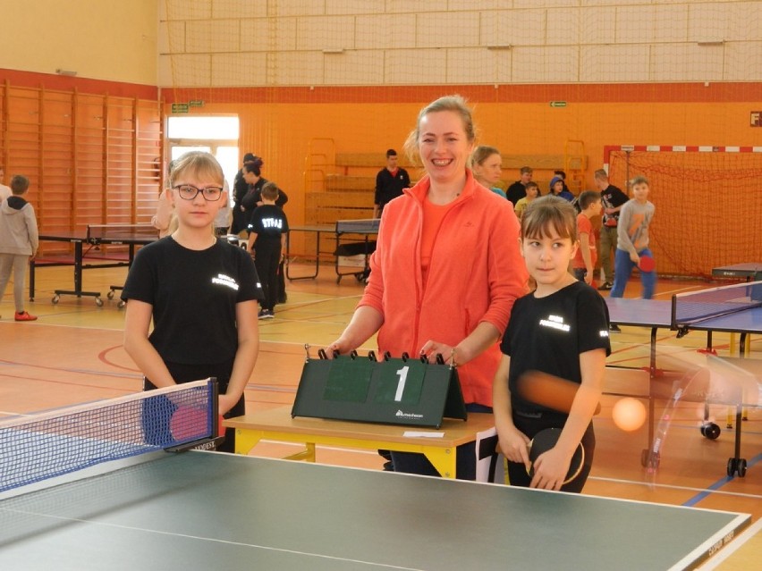 16. Turniej o Puchar Burmistrza Gminy Opatówek w tenisie stołowym ''Żyj zdrowo i sportowo'' FOTO