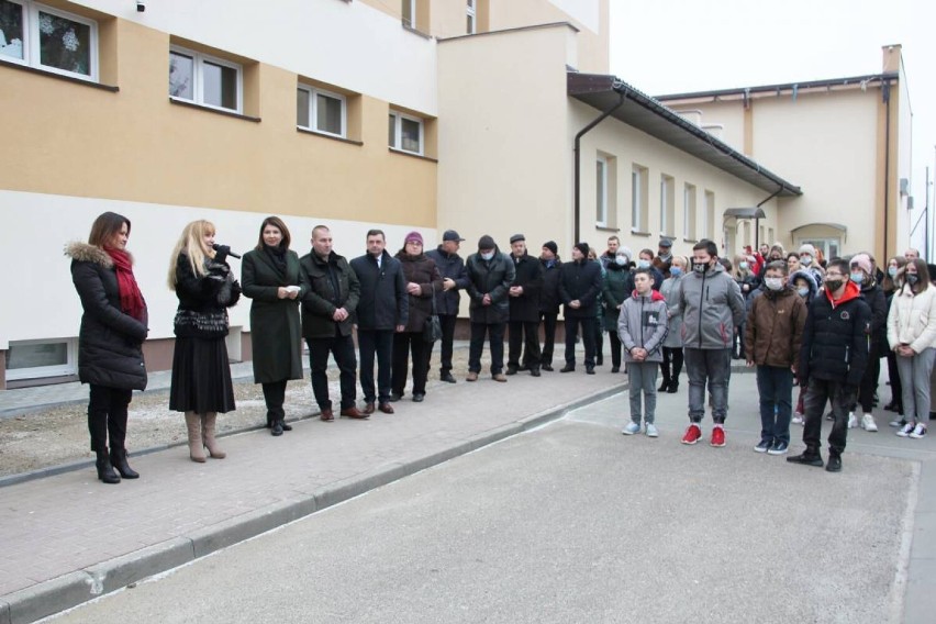 Dzięki tej efektowanej inwestycji, szkoła w Surochowie...