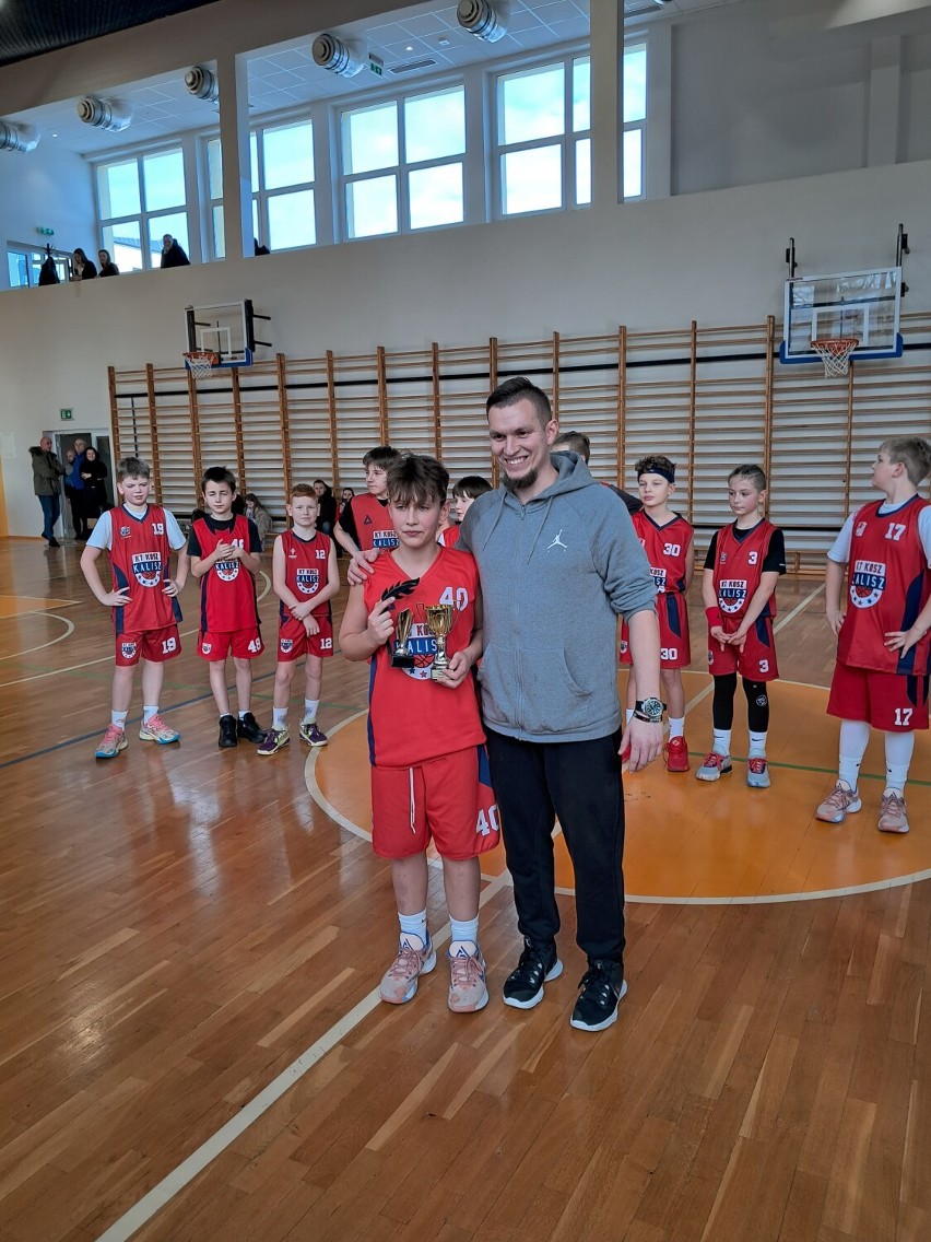 KT Kosz Crispy Natural Kalisz drugi w turnieju koszykówki chłopców U12 w Ostrowie Wielkopolskim. ZDJĘCIA