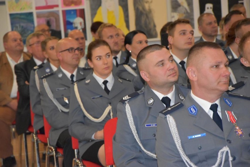 Święto policji w Pile. Były awanse i nagrody. Kto na nie zasłużył? [ZOBACZ ZDJĘCIA]