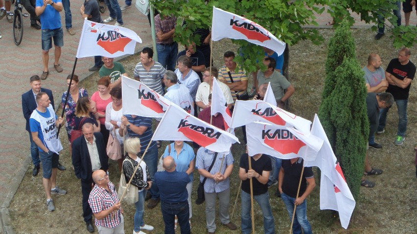 Huta Częstochowa upadnie ? Zakład stoi . Ludzie boja się o wypłaty ZDJĘCIA