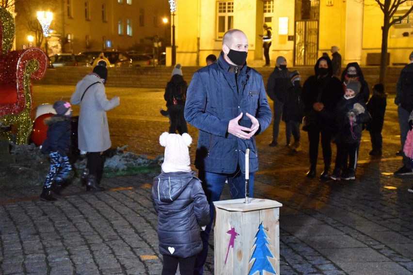 Gniezno: rozświetlenie choinki [06.12.2020]