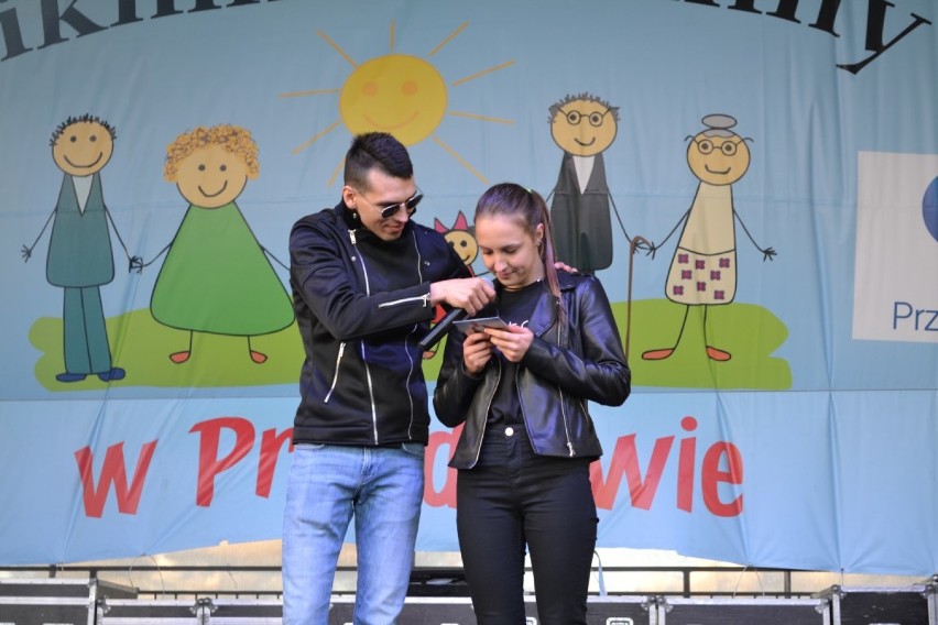 Piknik Rodzinny w Przodkowie - z zespołem Bayera bawił się tłum fanów  ZDJĘCIA, WIDEO 