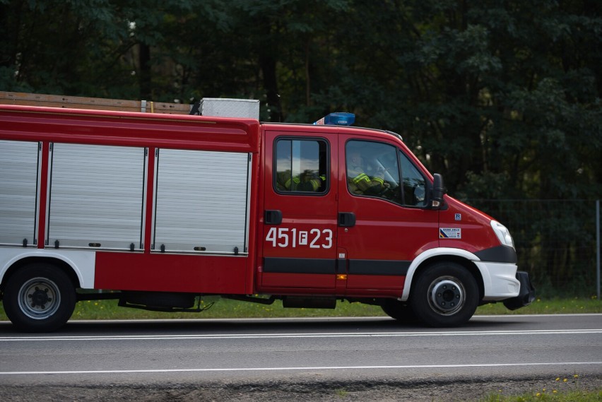 Wypadek przy zjeździe na DK 18 przed Królowem na trasie Żary...