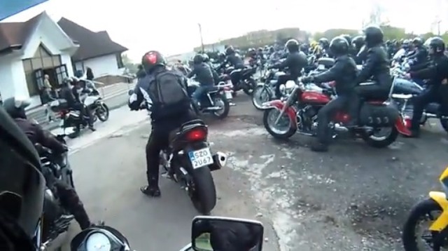 Motocykliści w Żorach rozpoczęli sezon. Jeden z motocyklistów nakręcił FILM!