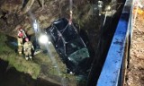 Tragedia w Potępie w pow. tarnogórskim. Straszny wypadek! Samochód wpadł do rzeki, dwie osoby nie żyją