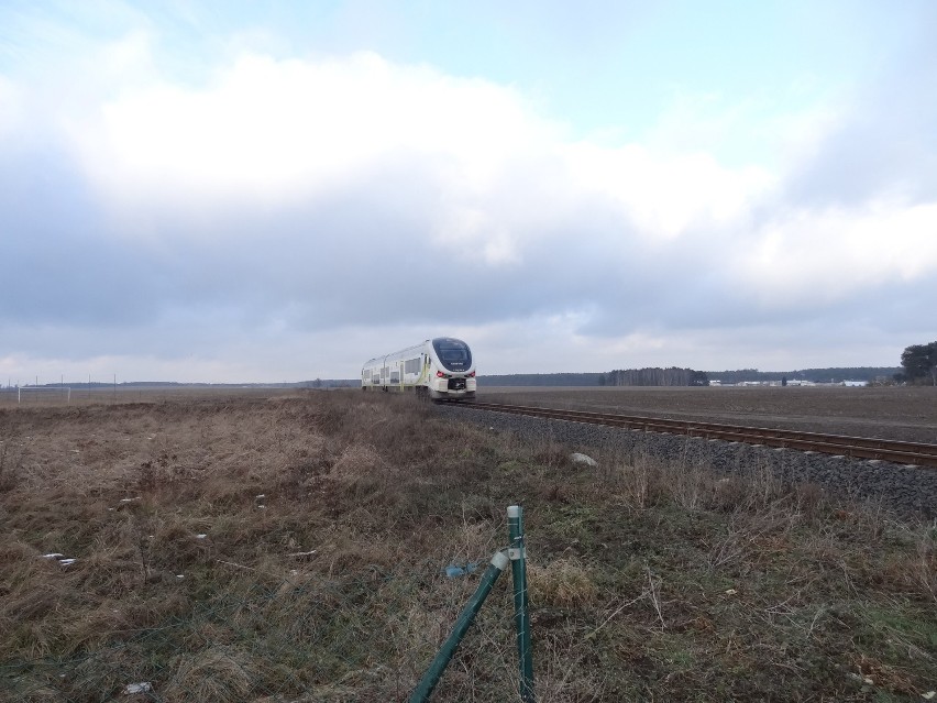 Dziś pasażerowie pociągów już nawet nie wyglądają przez...