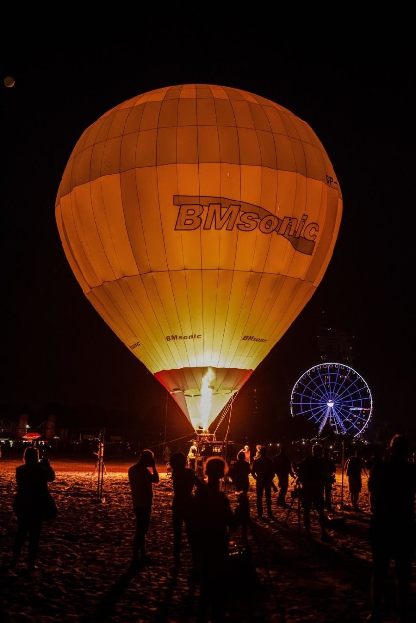 Lotos Gdynia Aerobaltic 2019 Airshow. Niesamowite widowisko na niebie i ziemi. Pokazy obejrzeć ma trzysta tysięcy osób! 16.08.2019