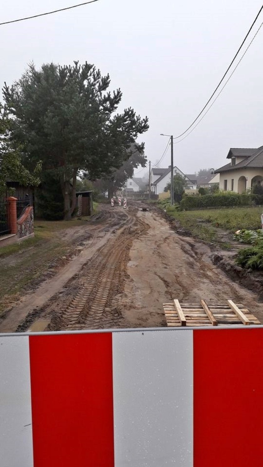 Trwają prace nad przebudową drogi gminnej w sołectwie Chrząstowo 