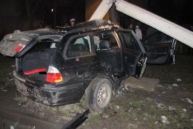 26-letni kierowca BMW zginął w wypadku, do którego 11 stycznia o ...