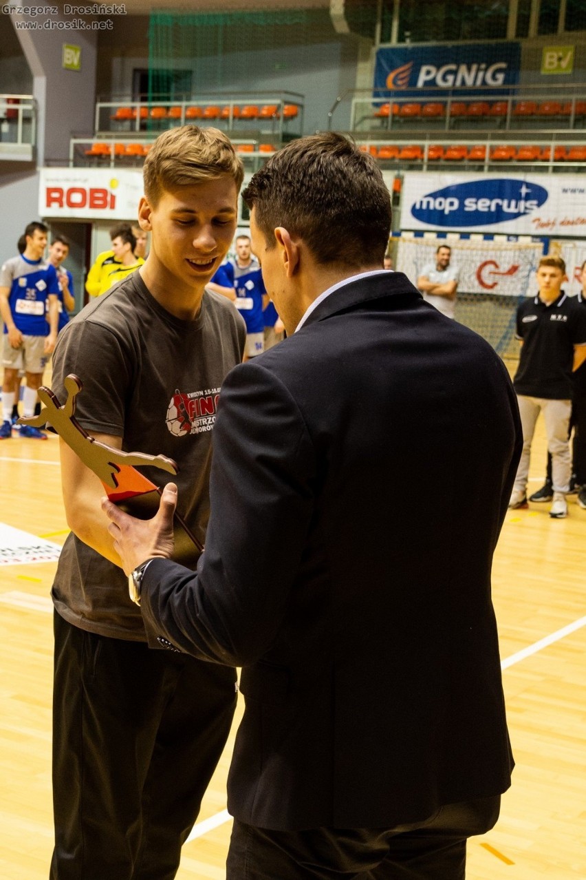 Final Four mistrzostw Polski. Juniorzy MTS Kwidzyn poza podium, puchar pojechał do Płocka [ZDJĘCIA Z DEKORACJI]