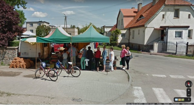 Mieszkańcy Unisławia przyłapani przez kamery Google Street View. Zobacz zdjęcia!