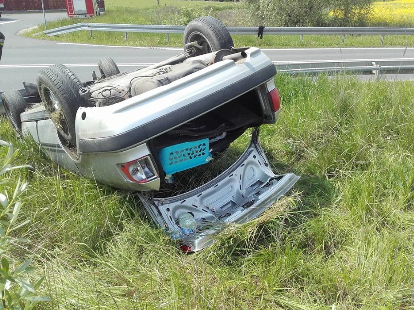 Audi dachowało w Gierałtowicach, kierowca wyszedł z tego bez szwanku [ZDJĘCIA]