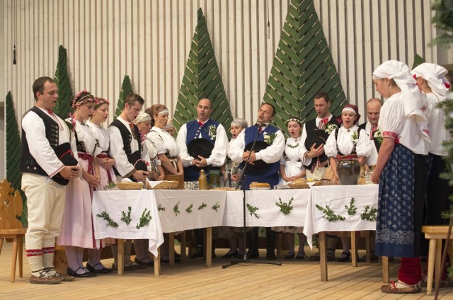 Regionalny Zespół z Oldrzychowic otrzymał Złote Żywieckie Serce za fragment wesela w Oldrzychowicach.